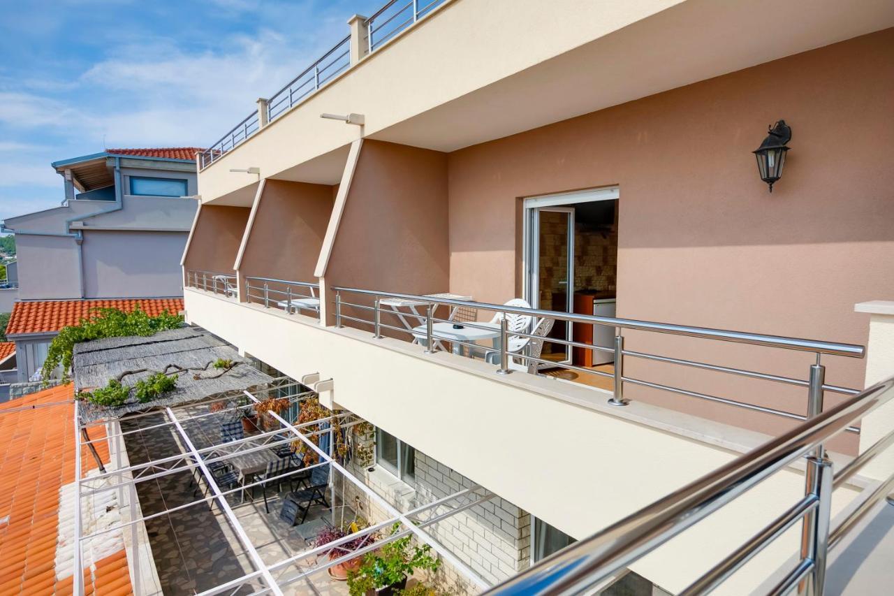 Dalmacija Omiš Exterior foto